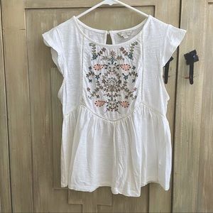 Lucky brand embroidered blouse cap sleeve. Very good condition